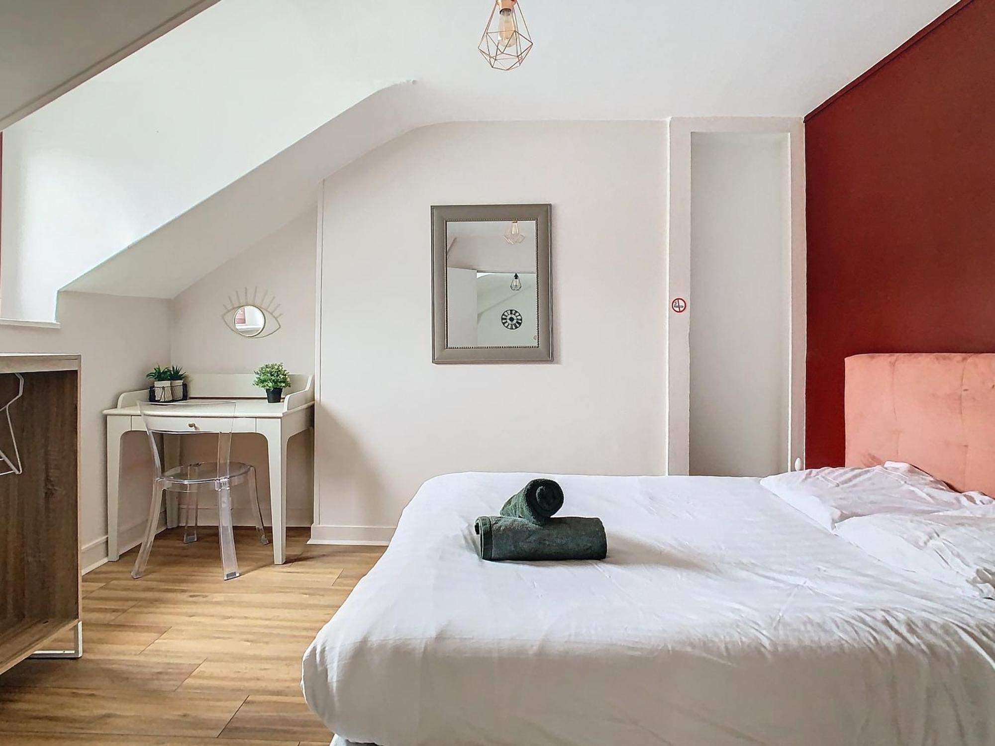 Le Rene Pouteau Apartment Melun Bagian luar foto